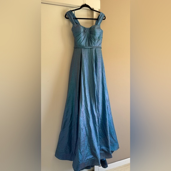 Dresses & Skirts - Nox Anabel Formal Dress E366 size 2